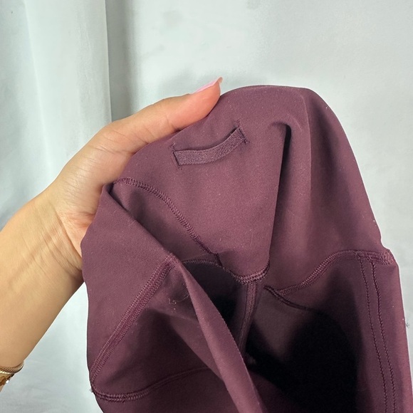 Lululemon wunder train high rise shorts in burgundy size 4 - Picture 3 of 4